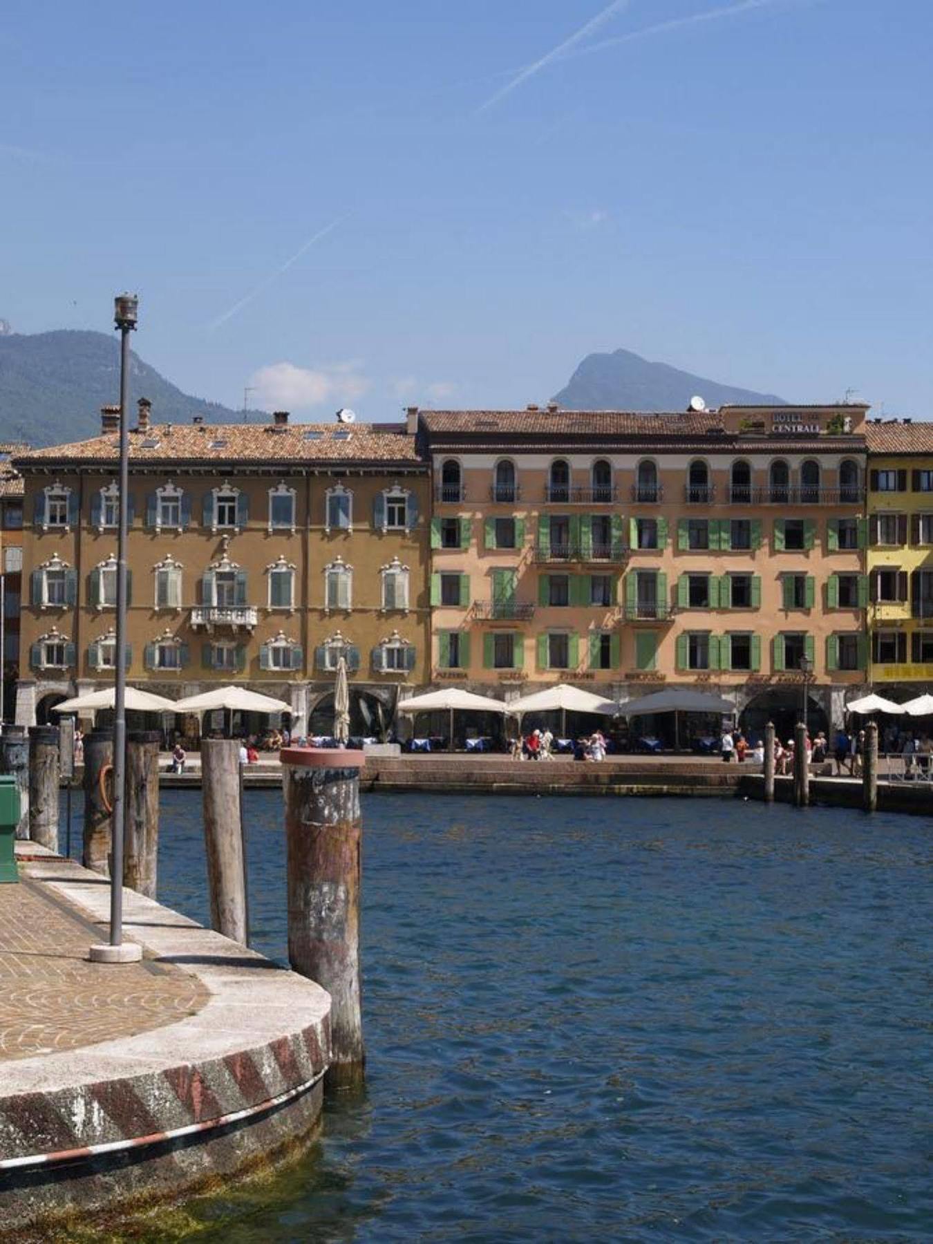 Hotel Centrale Riva del Garda Ngoại thất bức ảnh